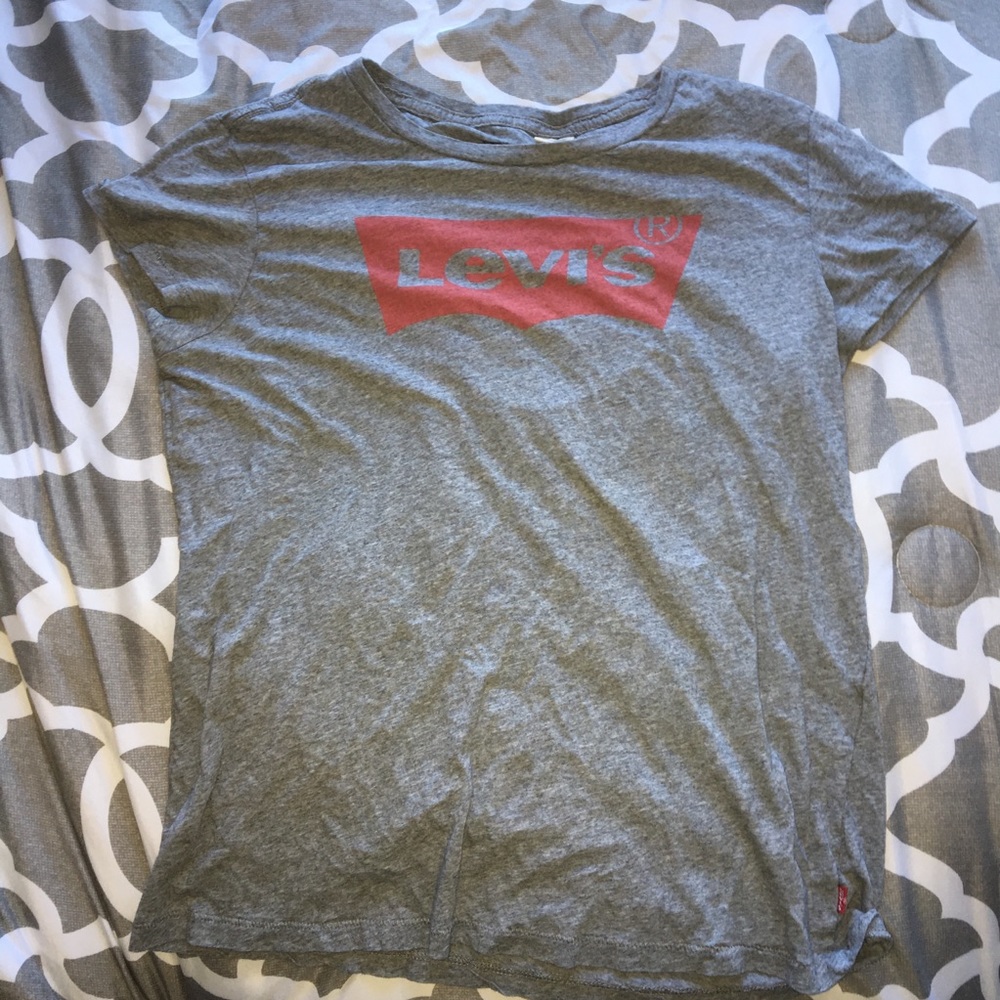 Levi’s tee